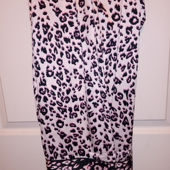 Victoria's Secret The Satin PJ Cheetah Animal Print Pant/Top Pajama Set $89.95 - Picture 3 of 4